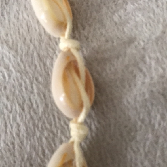 Pukka shell necklace - Picture 3 of 3